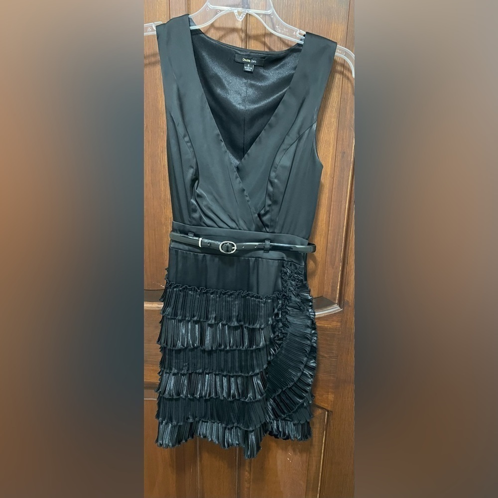 Double Zero- women’s black sleeveless, v- neck Ruffled skirt size 6 dress